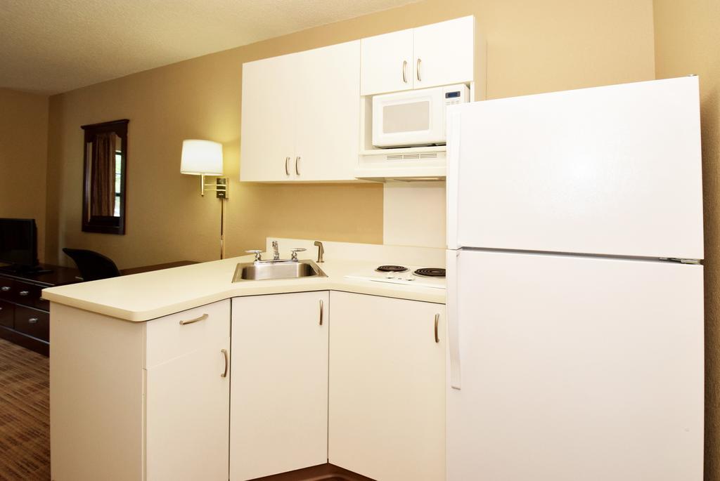 Extended Stay America Suites - Los Angeles - Northridge Exterior photo