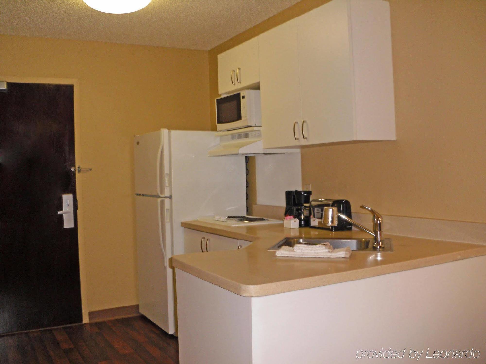 Extended Stay America Suites - Los Angeles - Northridge Exterior photo